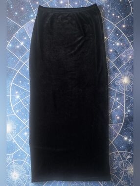 Elegant Black Velvet Straight Maxi Skirt with Side Slit